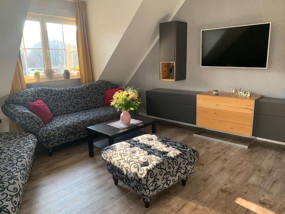 Ferienwohnung Fischer Mit E-Ladestation Direkt Am Haus Schwarzenberg/Erzgebirge Exterior foto